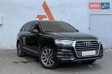 Внедорожник / Кроссовер Audi Q7 2017 в 