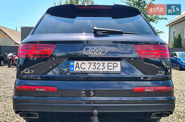 Внедорожник / Кроссовер Audi Q7 2016 в 