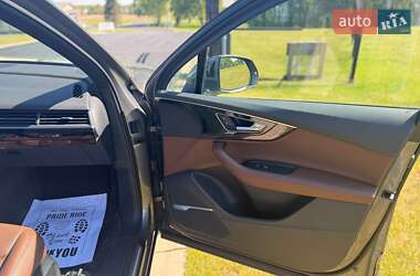 Внедорожник / Кроссовер Audi Q7 2017 в 