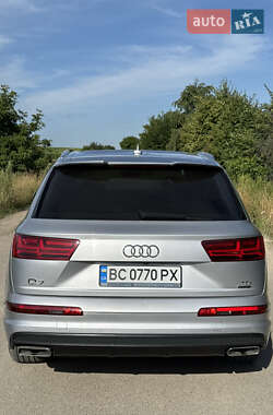 Внедорожник / Кроссовер Audi Q7 2017 в 