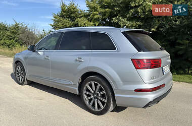 Внедорожник / Кроссовер Audi Q7 2017 в 