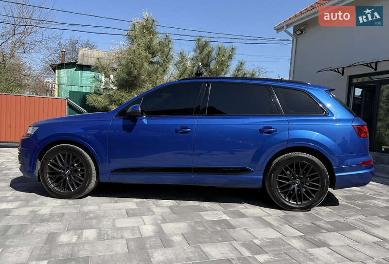 Позашляховик / Кросовер Audi Q7 2016 в Києві