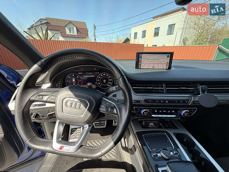 Позашляховик / Кросовер Audi Q7 2016 в Києві