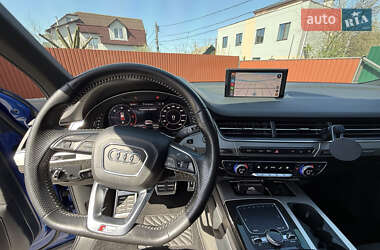 Внедорожник / Кроссовер Audi Q7 2016 в 