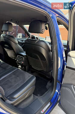 Внедорожник / Кроссовер Audi Q7 2016 в 