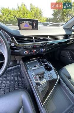Внедорожник / Кроссовер Audi Q7 2018 в 