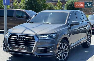 Внедорожник / Кроссовер Audi Q7 2018 в 