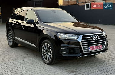 Позашляховик / Кросовер Audi Q7 2017 в Нововолинську