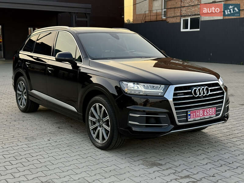 Внедорожник / Кроссовер Audi Q7 2017 в 