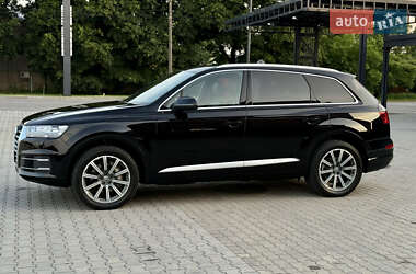 Внедорожник / Кроссовер Audi Q7 2017 в 