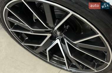 Позашляховик / Кросовер Audi Q7 2020 в 