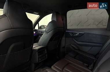 Позашляховик / Кросовер Audi Q7 2020 в 