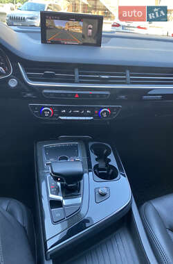 Внедорожник / Кроссовер Audi Q7 2018 в 