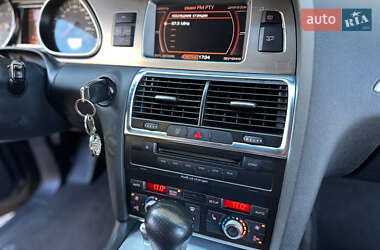Внедорожник / Кроссовер Audi Q7 2006 в 