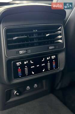 Внедорожник / Кроссовер Audi Q7 2022 в 