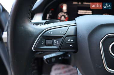 Позашляховик / Кросовер Audi Q7 2019 в 