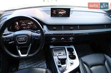 Позашляховик / Кросовер Audi Q7 2019 в 
