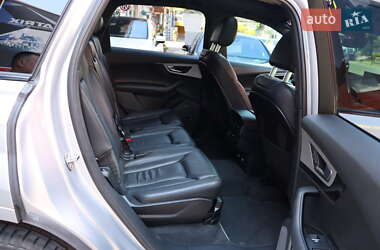Позашляховик / Кросовер Audi Q7 2019 в 