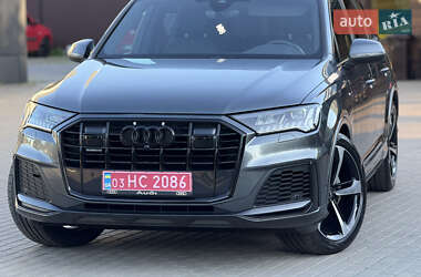 Внедорожник / Кроссовер Audi Q7 2021 в 