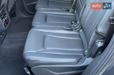 Внедорожник / Кроссовер Audi Q7 2021 в 