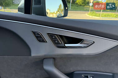 Внедорожник / Кроссовер Audi Q7 2021 в 