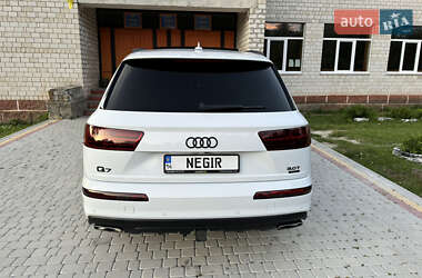 Внедорожник / Кроссовер Audi Q7 2018 в 