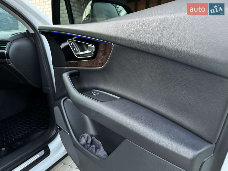 Позашляховик / Кросовер Audi Q7 2018 в Самборі