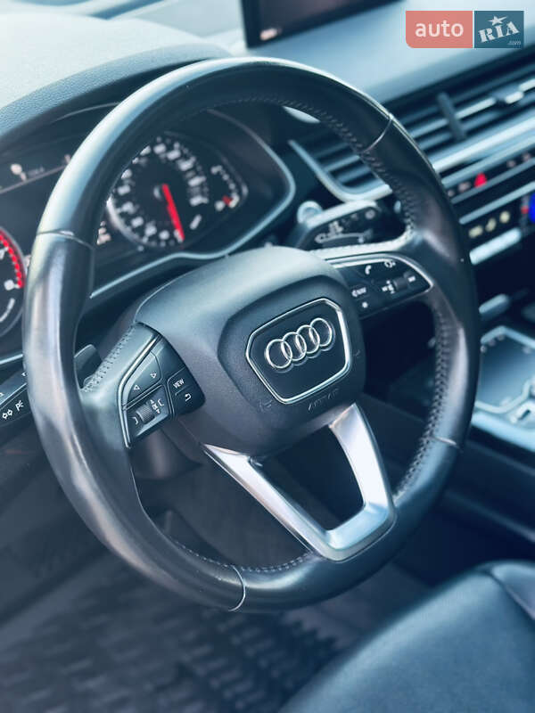 Внедорожник / Кроссовер Audi Q7 2017 в Владимире
