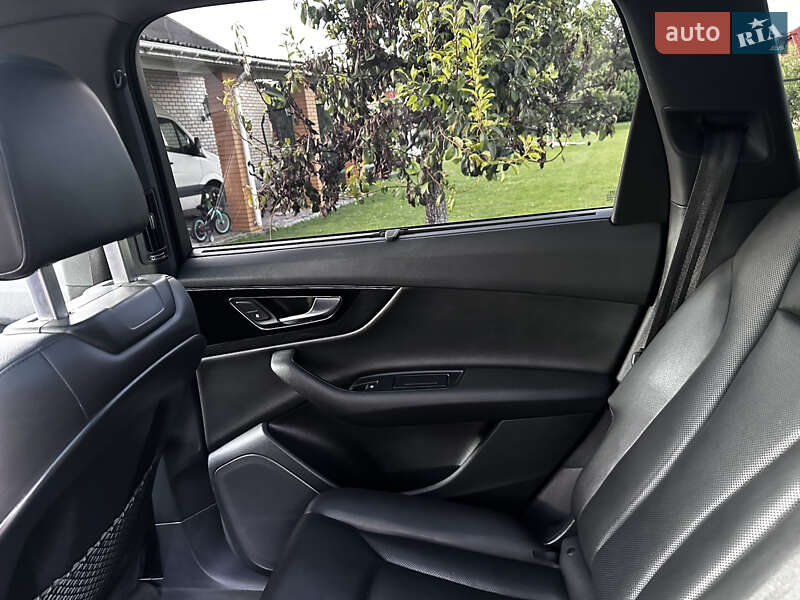 Внедорожник / Кроссовер Audi Q7 2017 в Владимире