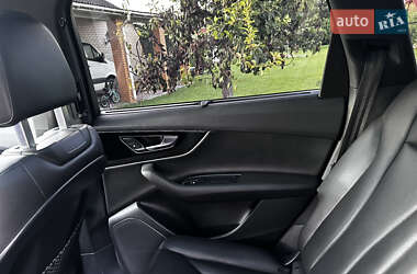 Внедорожник / Кроссовер Audi Q7 2017 в 
