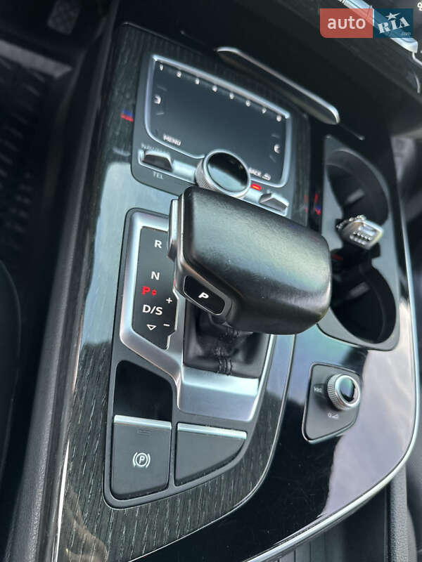 Внедорожник / Кроссовер Audi Q7 2017 в Владимире
