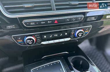 Внедорожник / Кроссовер Audi Q7 2017 в 