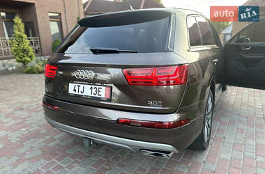 Внедорожник / Кроссовер Audi Q7 2017 в 