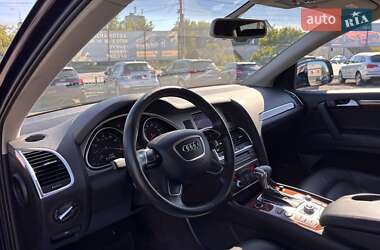Позашляховик / Кросовер Audi Q7 2015 в 