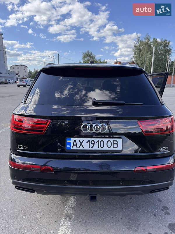 Внедорожник / Кроссовер Audi Q7 2017 в Харькове