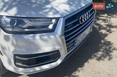 Внедорожник / Кроссовер Audi Q7 2016 в 