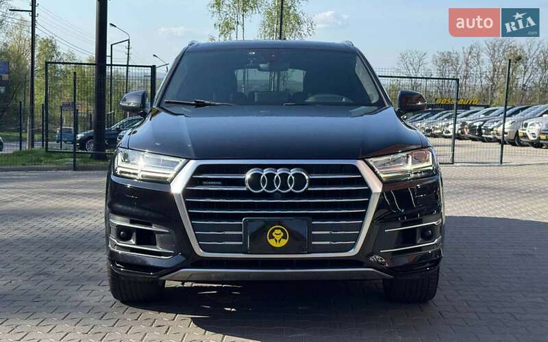 Позашляховик / Кросовер Audi Q7 2017 в Чернівцях