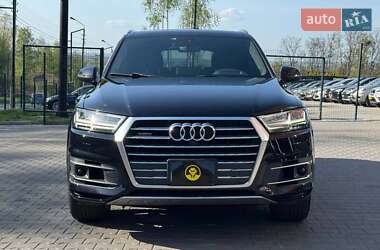 Позашляховик / Кросовер Audi Q7 2017 в 