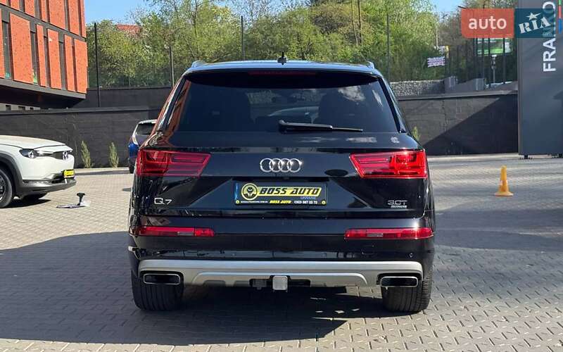 Позашляховик / Кросовер Audi Q7 2017 в Чернівцях