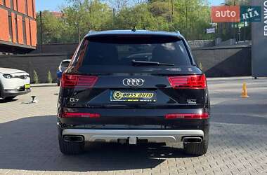 Позашляховик / Кросовер Audi Q7 2017 в 