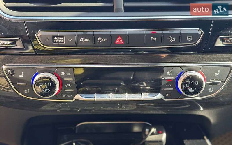 Позашляховик / Кросовер Audi Q7 2017 в Чернівцях