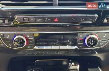 Позашляховик / Кросовер Audi Q7 2017 в 