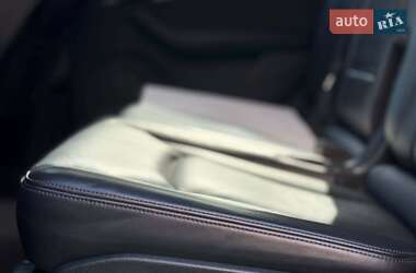 Позашляховик / Кросовер Audi Q7 2017 в 