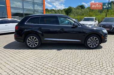 Внедорожник / Кроссовер Audi Q7 2016 в 
