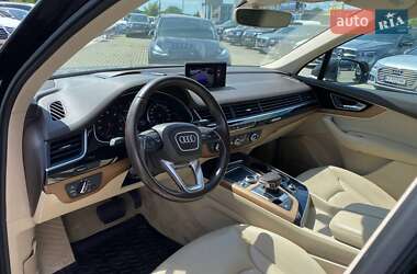 Внедорожник / Кроссовер Audi Q7 2016 в 