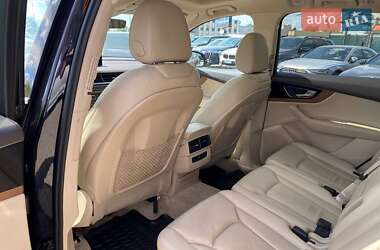 Внедорожник / Кроссовер Audi Q7 2016 в 