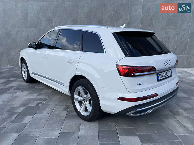 Позашляховик / Кросовер Audi Q7 2021 в Києві