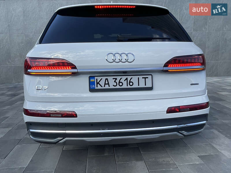Позашляховик / Кросовер Audi Q7 2021 в Києві