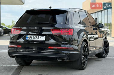 Позашляховик / Кросовер Audi Q7 2015 в 
