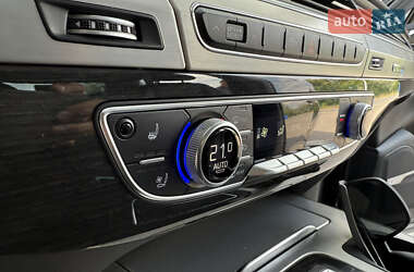 Позашляховик / Кросовер Audi Q7 2015 в 